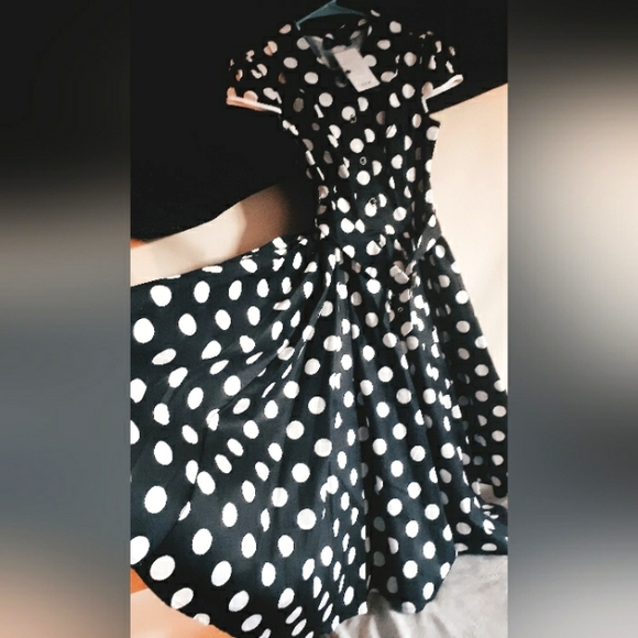 Heart & Roses Blk & Wht Ploka Dot Dress - Picture 4 of 11
